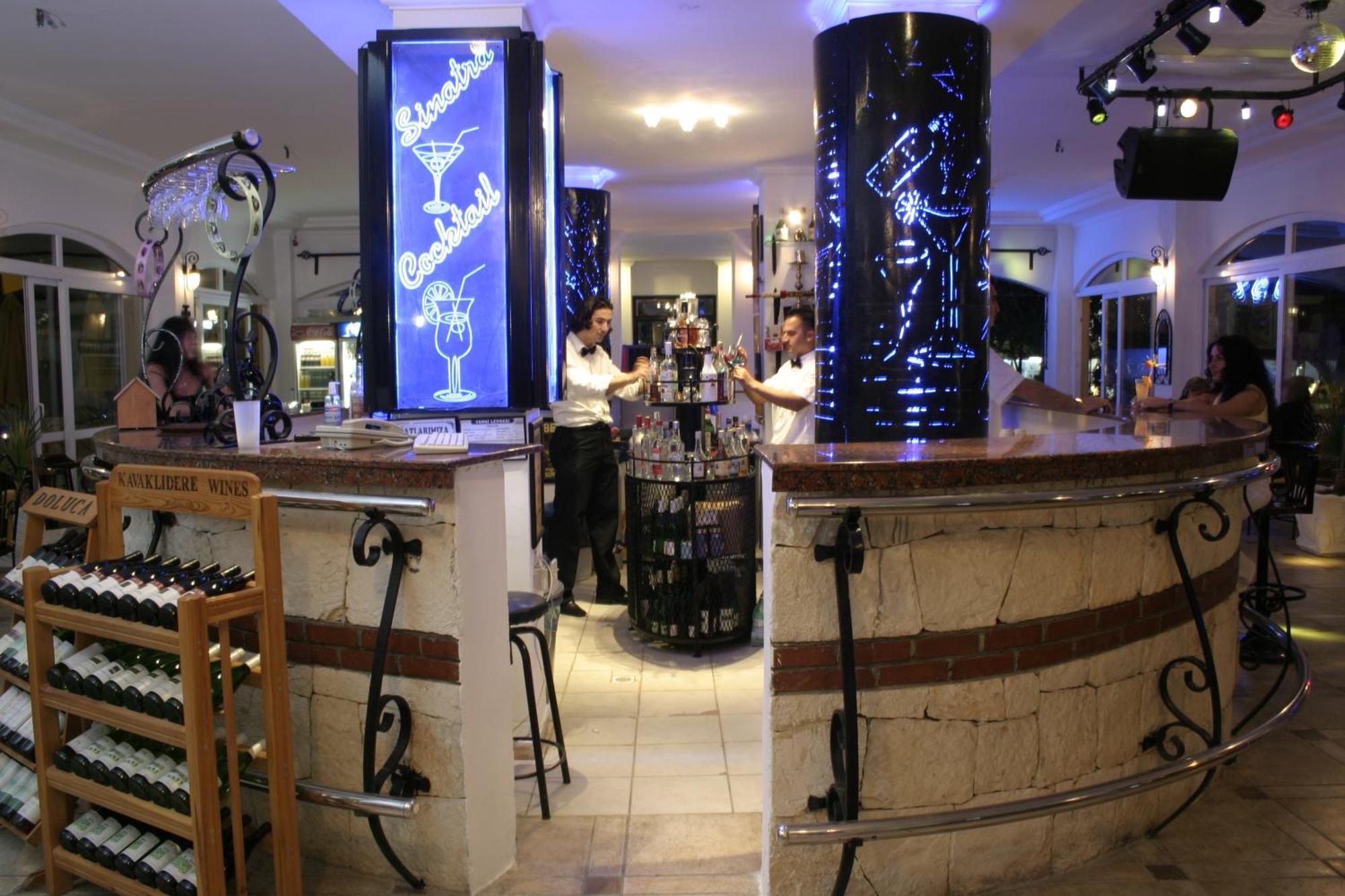 辛纳特拉酒店 凯梅尔 外观 照片
